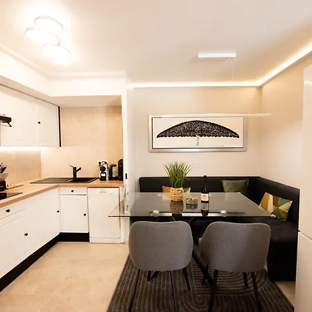 Sunny Palazzio T3 Old Port, Beaches, Congress